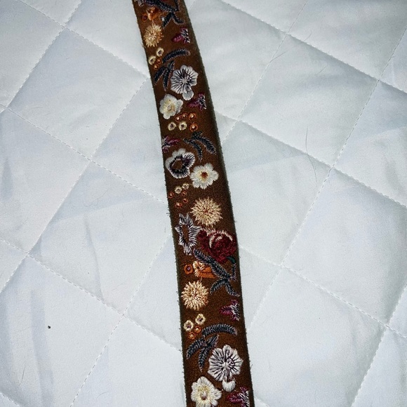 Embroidered Belt - Picture 4 of 4